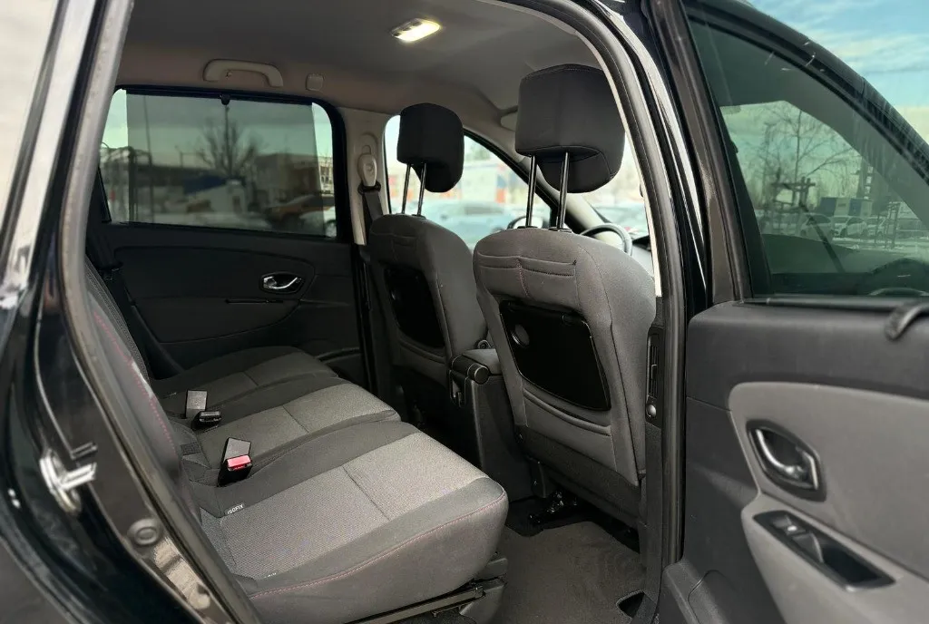 Renault Grand Scenic 1 2 TCe Collection - - Manual - 130 hp 4 650 eur