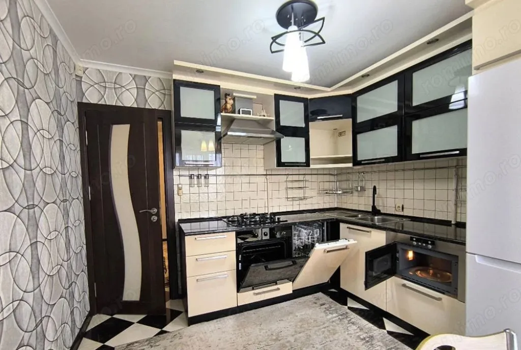 1 camera in zona Lipovei