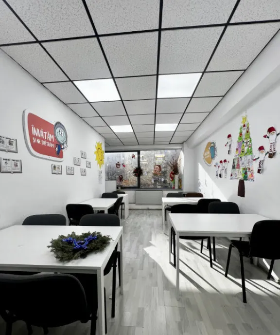 Spatii de inchiriat la parterul unei cladiri zona Piata