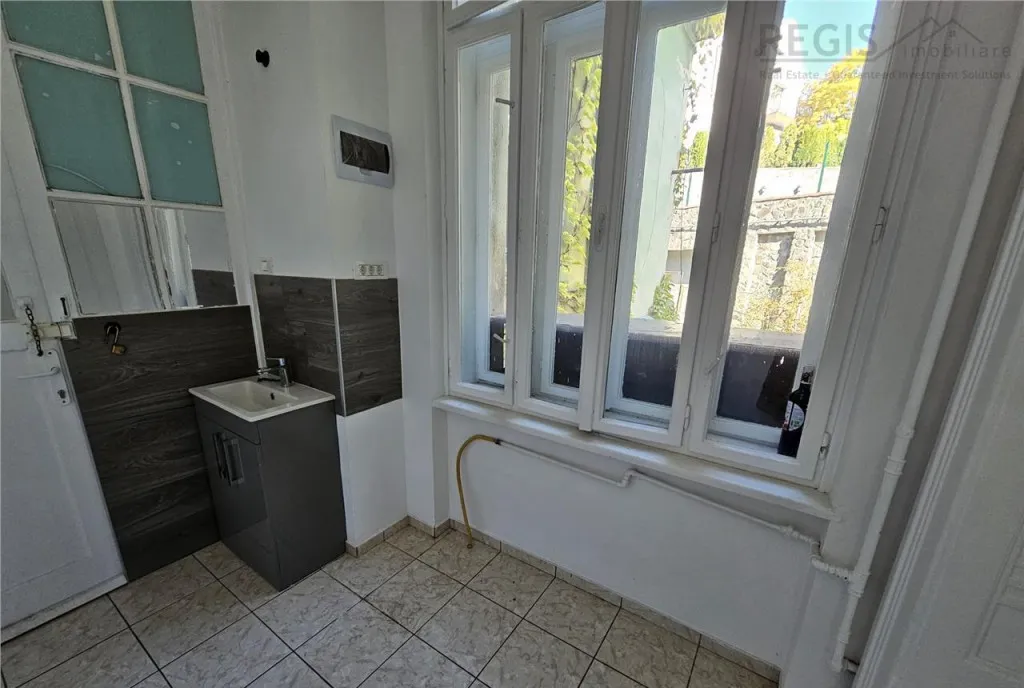 Studio Livada Postei ultracentral Brasov cu parcare beci s