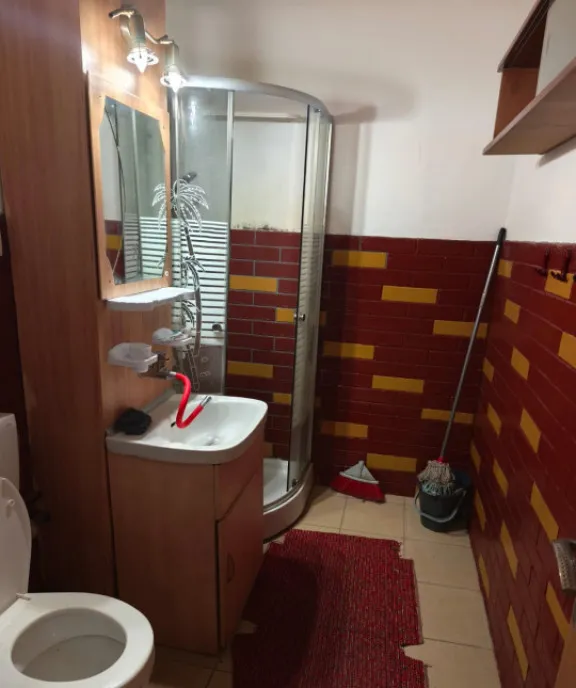 Garsoniera de vanzare etaj 1 30 mp Siret