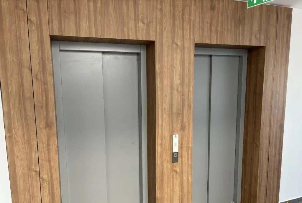 Apartament 3 camere decomandat Casa Nobel Zona Coresi