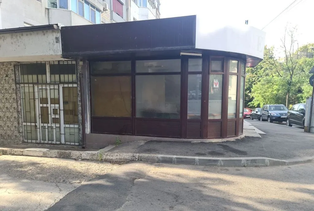 Spatiu comercial stradal de vanzare - 75 mp - Strad