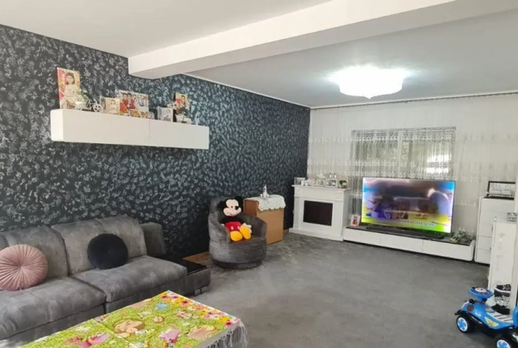 Spatiu comercial stradal de vanzare - 75 mp - Strad