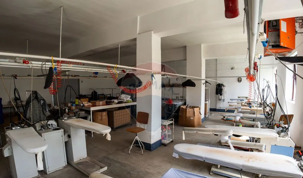 Spatiu comercial de 1 460mp in zona Central