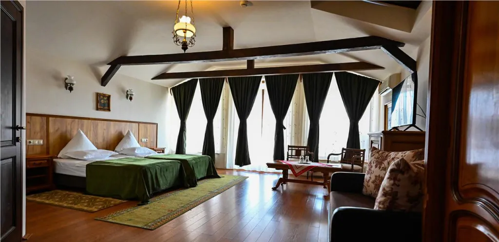 Tur live O emblema a turismului in Sanpetru Hotel Bielmann