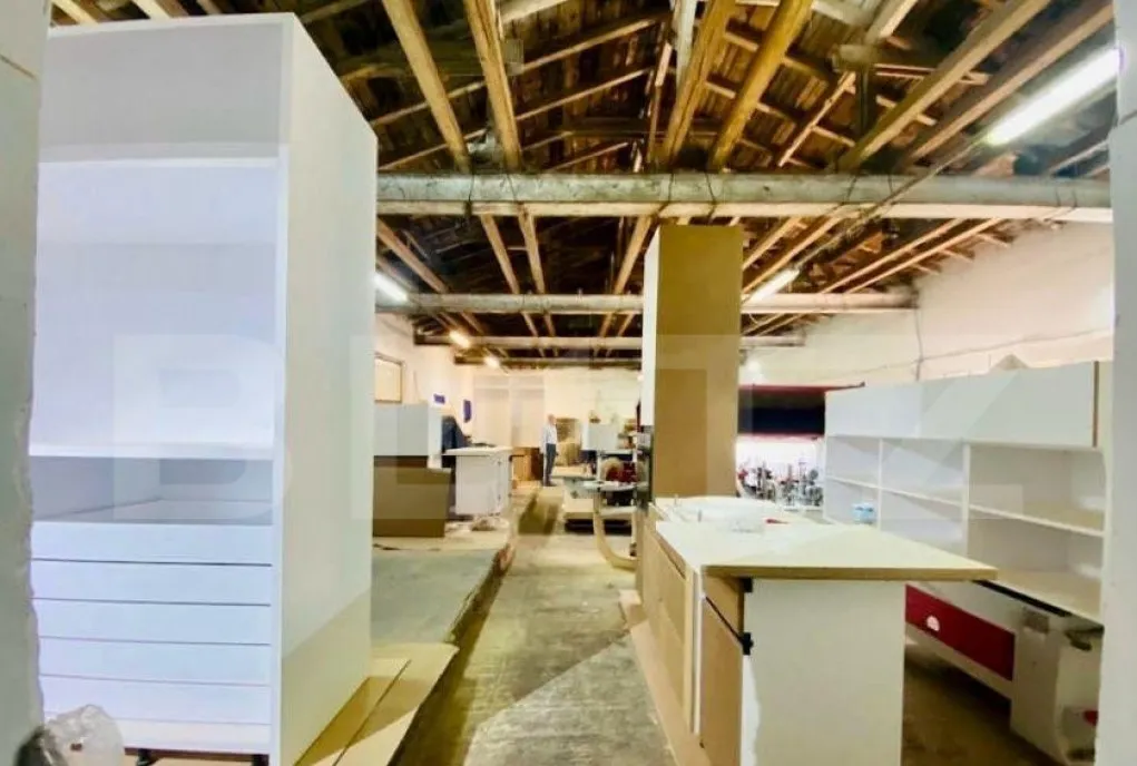 Hala industriala 300mp 3024mp teren zona Uricani