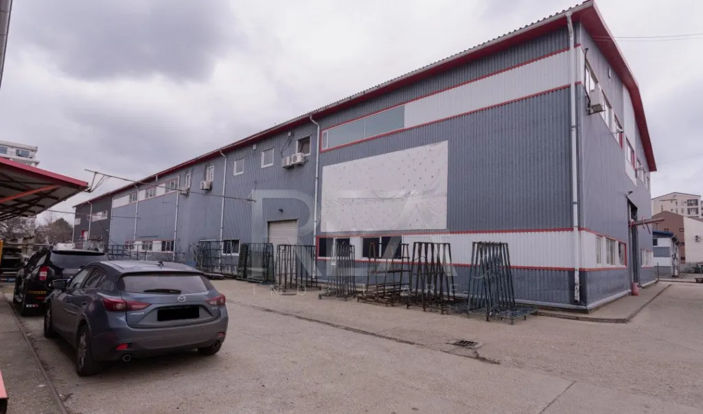 Doua hale / spatiu industrial birouri 5000 mp / Sector 4