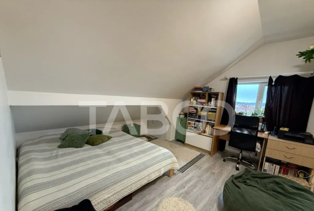 De vanzare mansarda 72 mpu 2 dormitoare zona de interes Tili