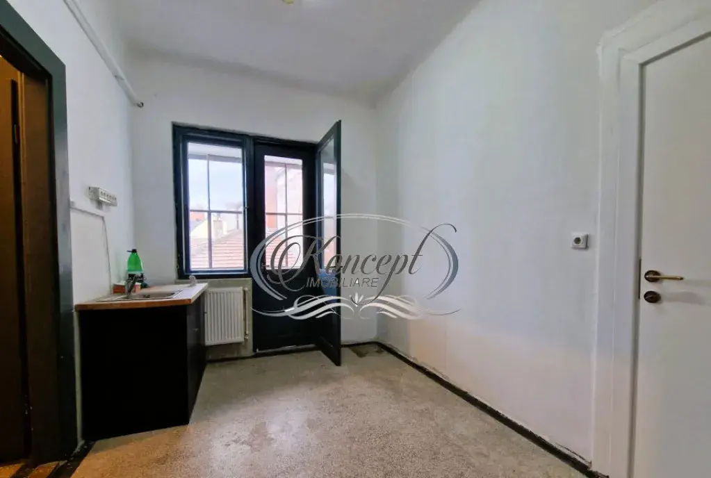 Apartament central cu farmec istoric pe Bulevardul Eroilor