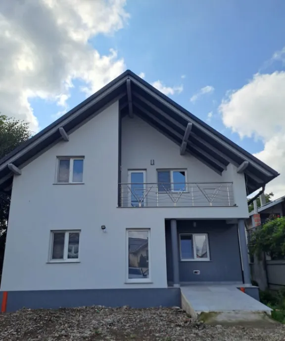 Casa noua 5 camere 500mp teren Radauti