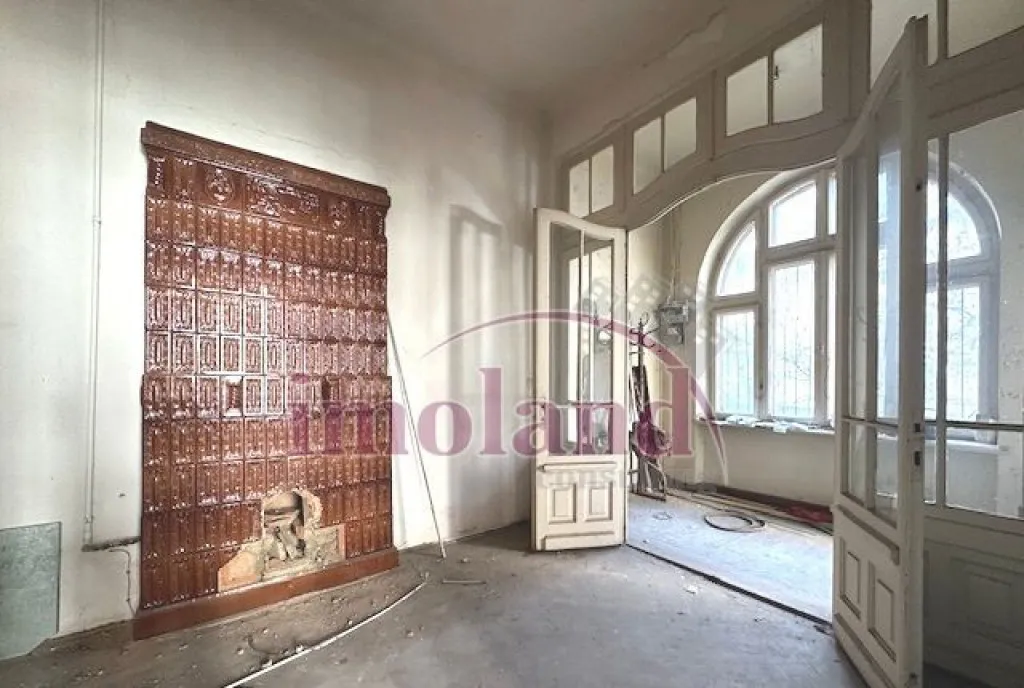 Teren 460mp cu imobil arhitectura neoromaneasca Victori