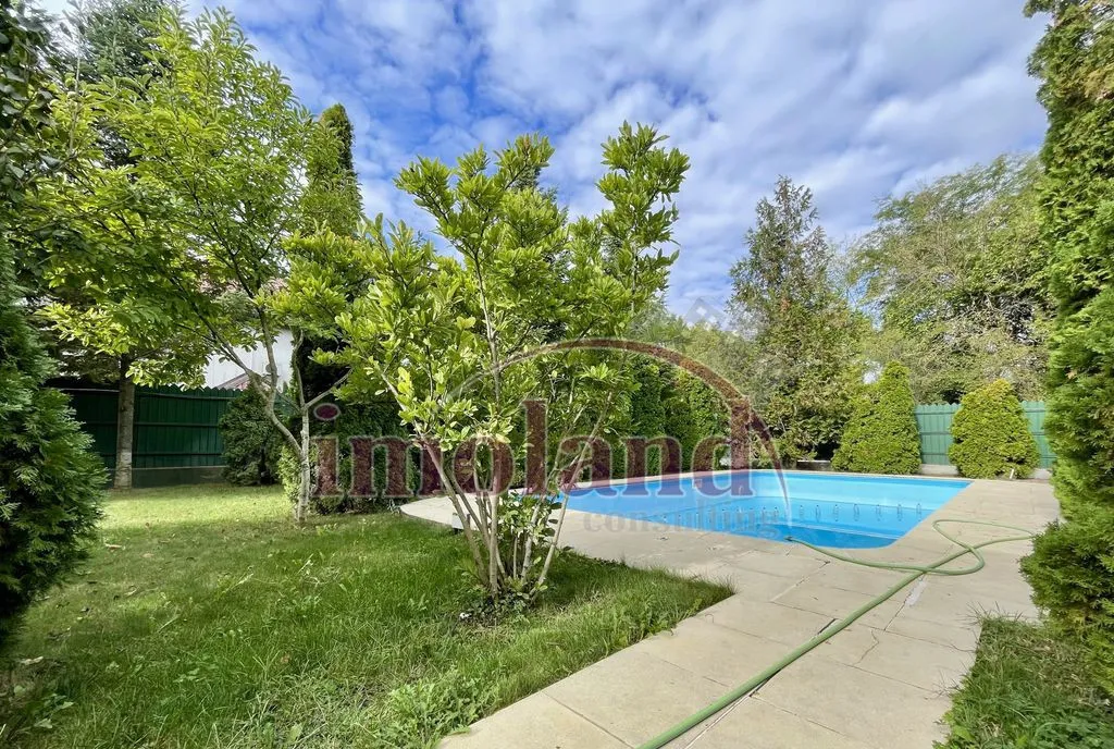 Vanzare vila rezidenta / casa de vacanta 540 mp teren