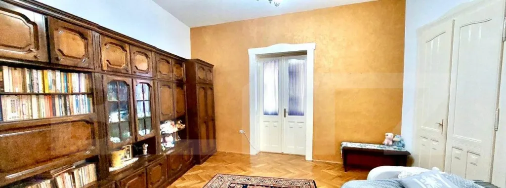 Casa pretabila pentru birouri 5 incaperi 210 mp zona Cen