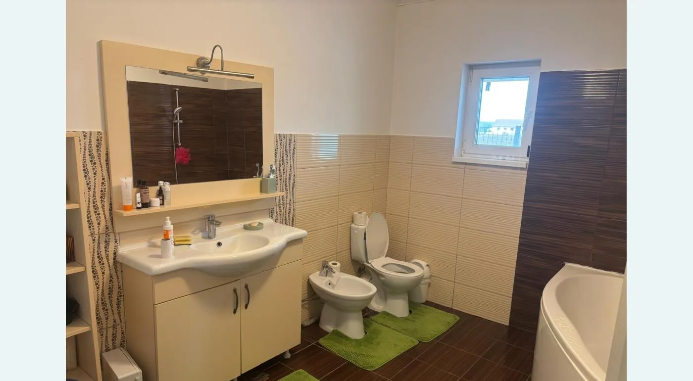 Casa parter langa Codrii Vlasiei si Lacul Caldarusani