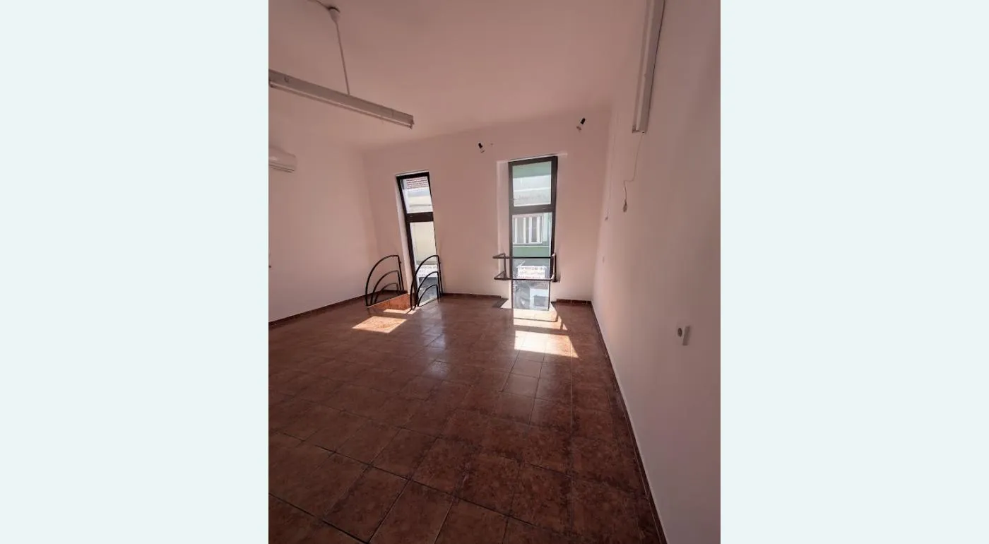 Vand spatiu comercial si rezidential ultracentral Oradea