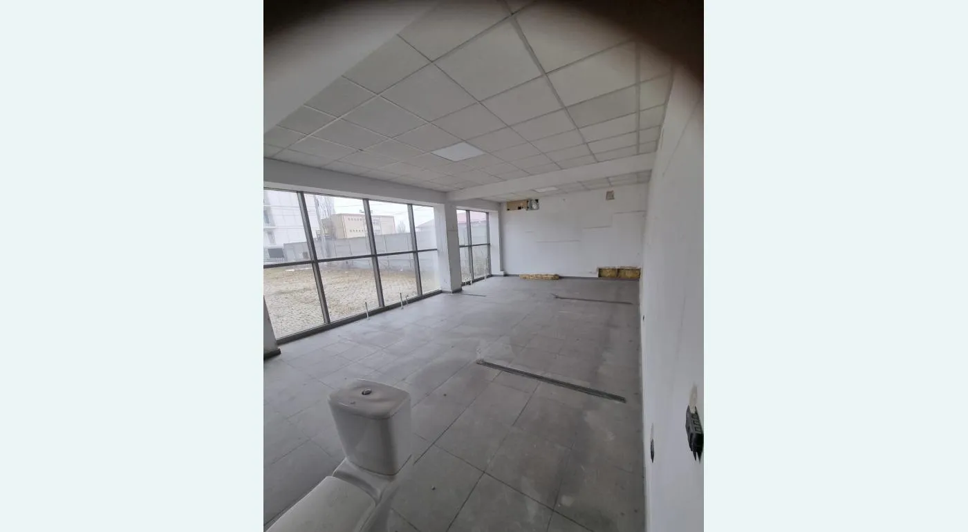 VAND HALE DE PRODUCTIE TEREN SI BIROURI