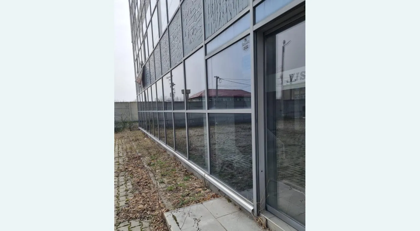 VAND TEREN SPATII ADMINISTRATIVE BIROURI HALE PRODUCTIE