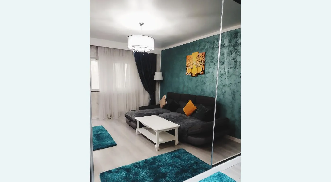 3 camere Titan Auchan Parcul Teilor Bloc Nou