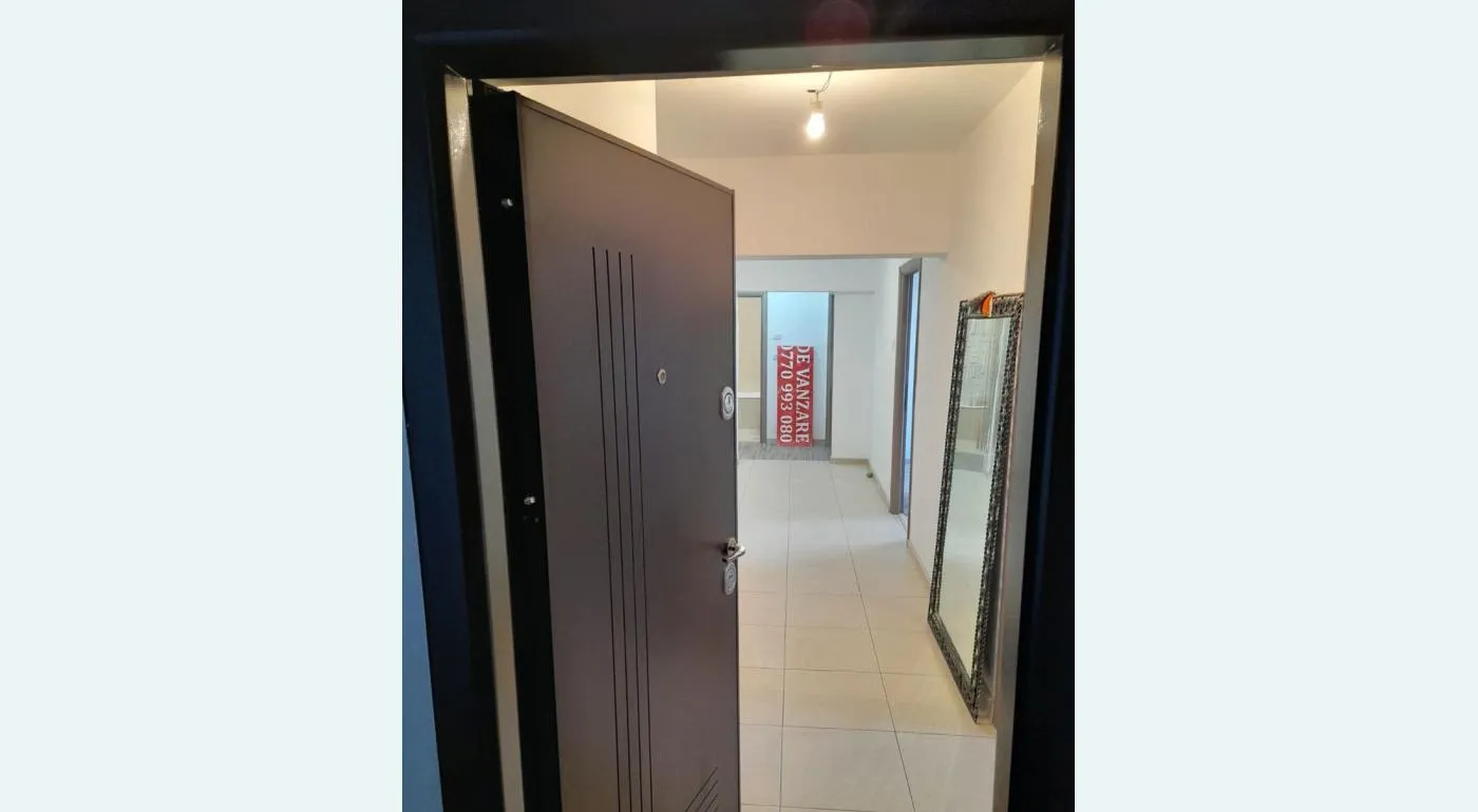 3 camere 1 Decembrie 1918 Metrou