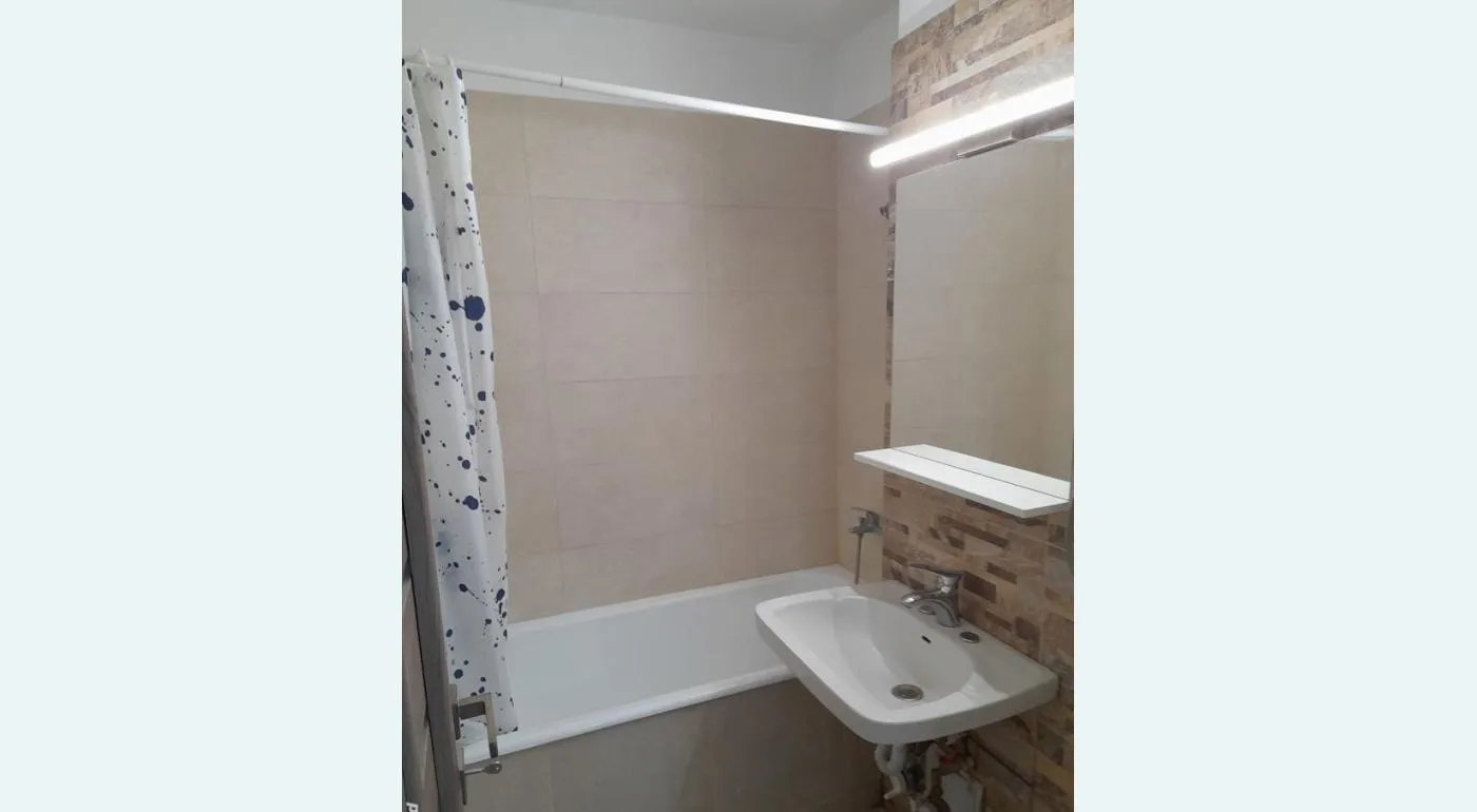 3 camere 1 Decembrie 1918 Metrou