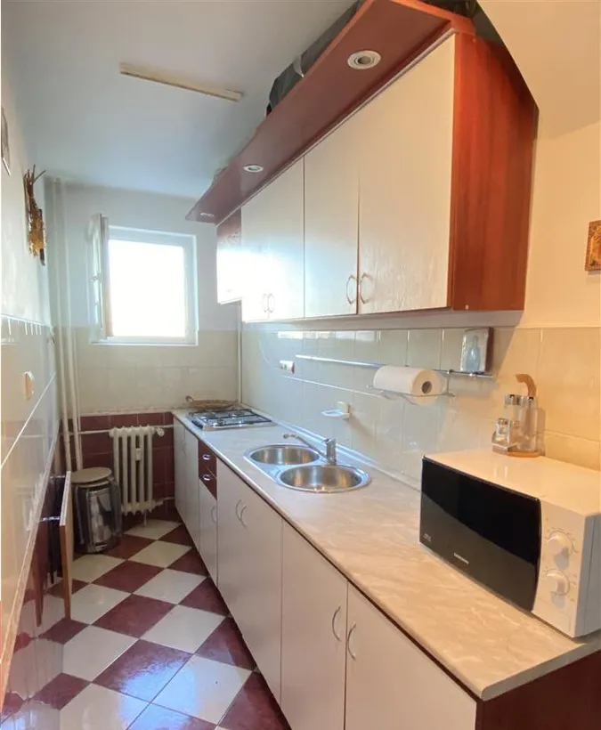 Pantelimon garsoniera mobilata bloc mixt stradal vis a vis Mega Mall