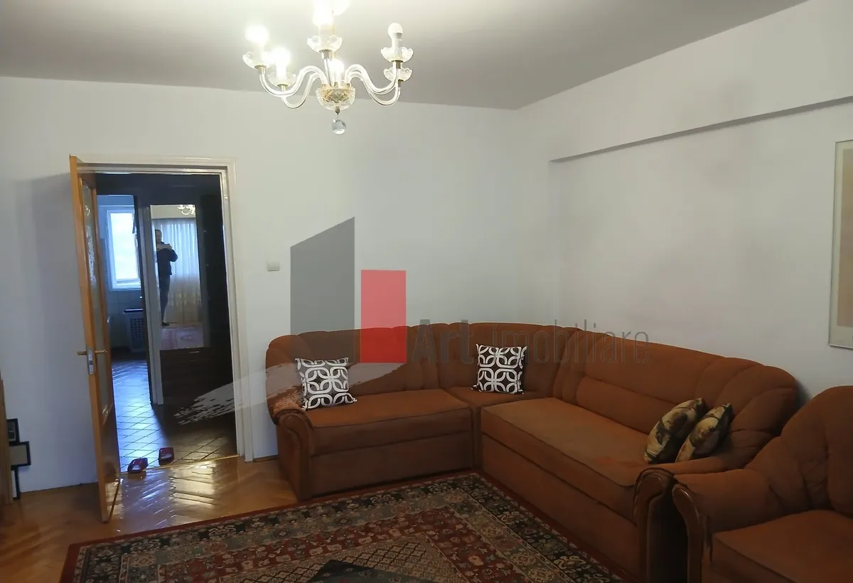 Decebal inchiriere 3 camere