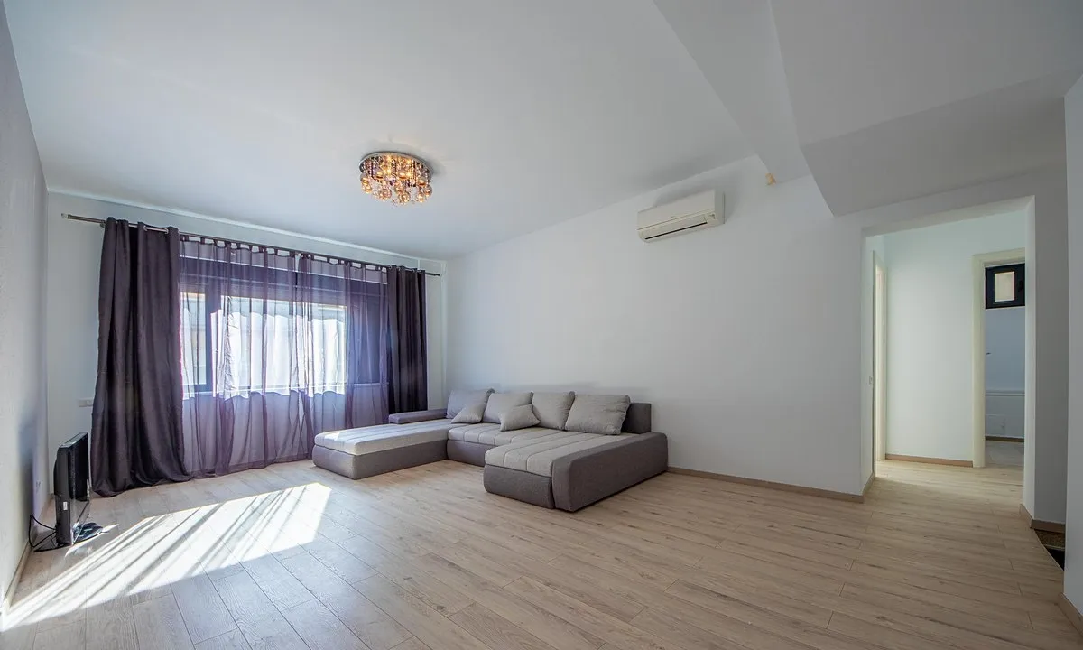 Banu Manta parter inalt 5 camere 156 mp nou