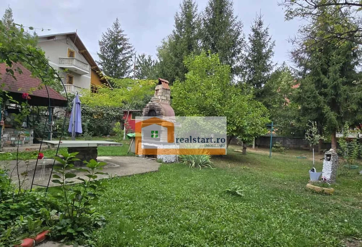 Breaza vedere padure panouri solare si fotovoltaice pompa de caldura semineu