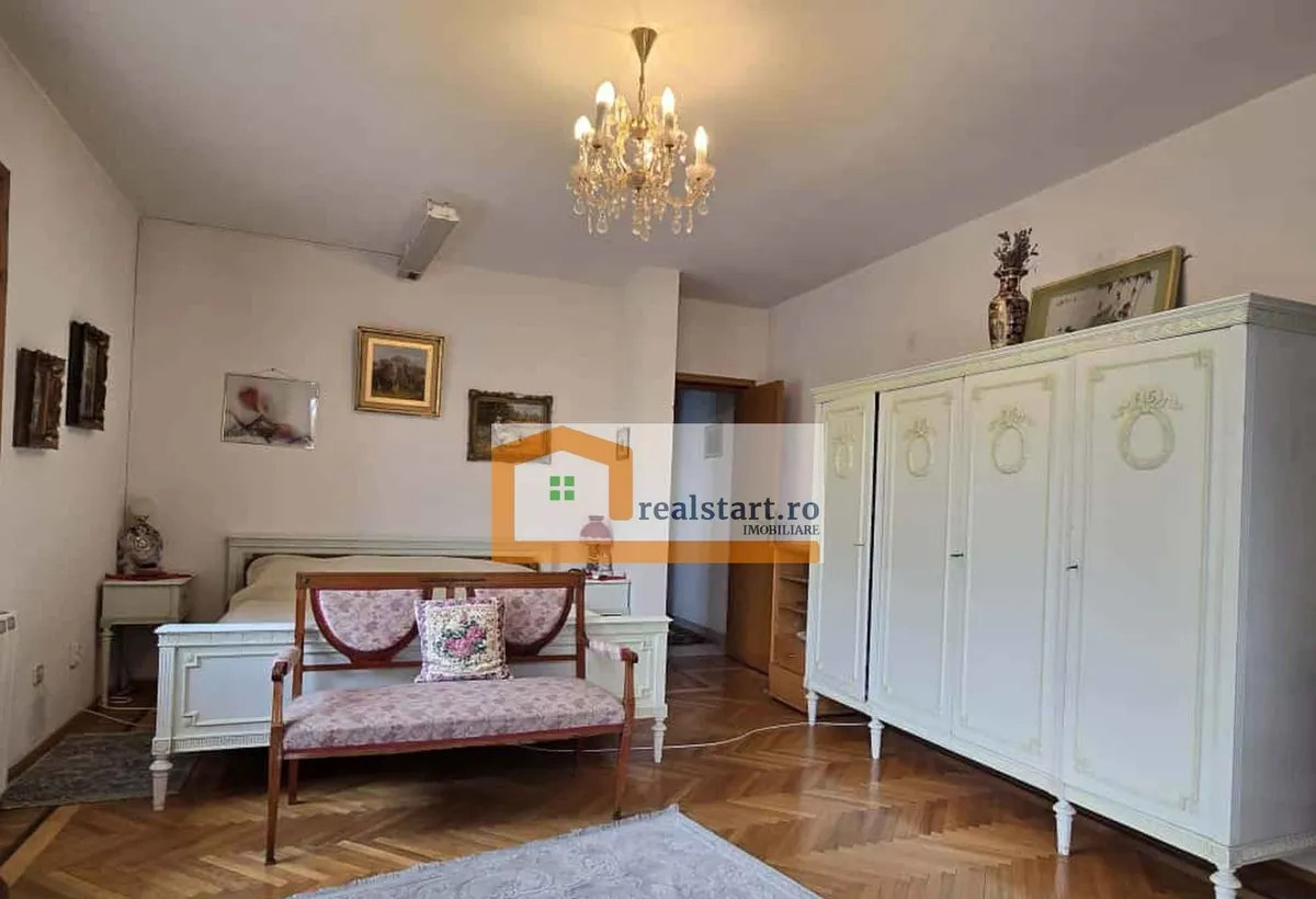 Breaza vedere padure panouri solare si fotovoltaice pompa de caldura semineu