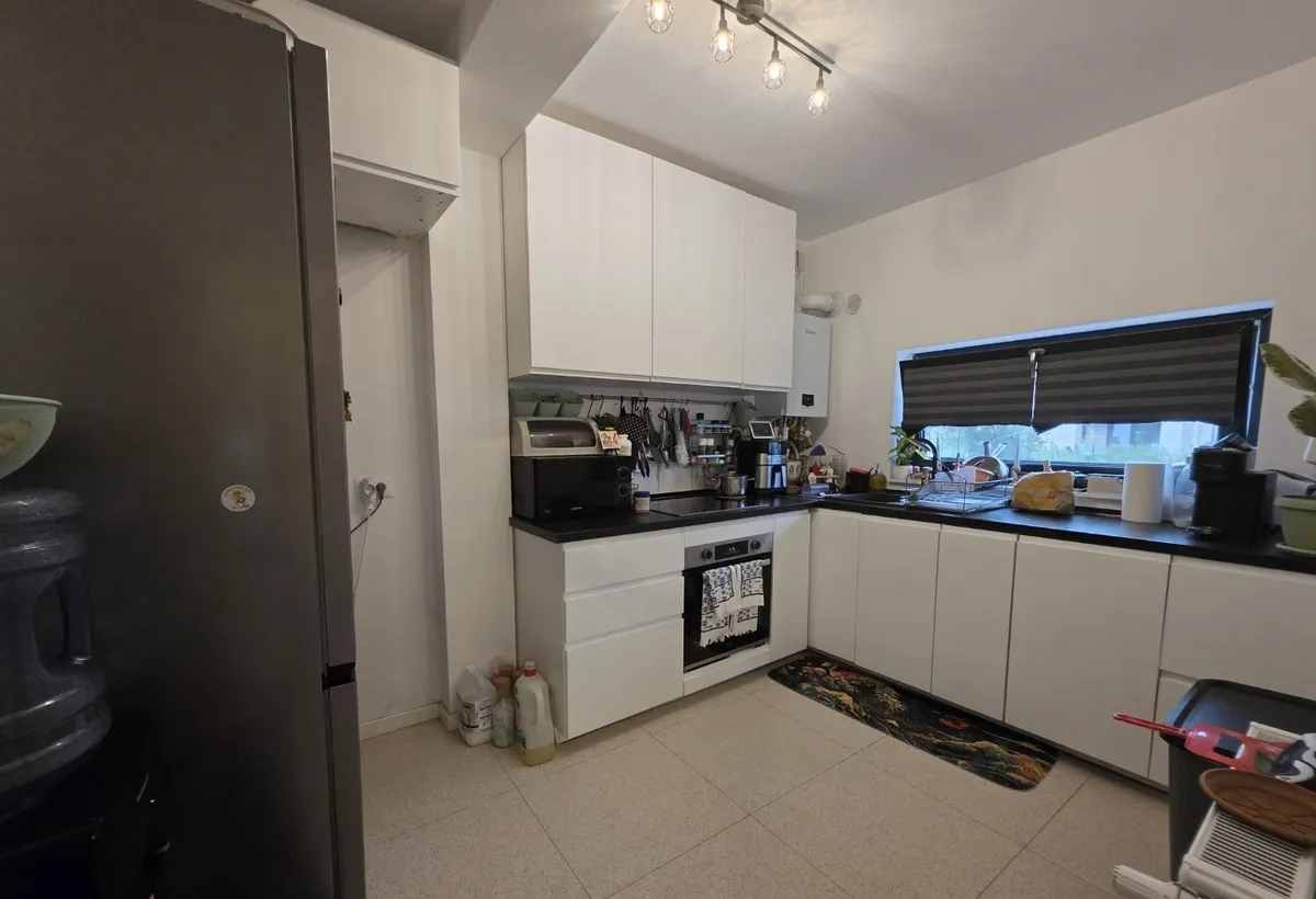 Frumusani complex Liziera de Lac vila partial mobilata si utilata