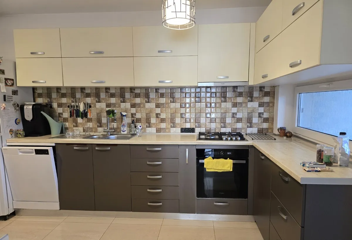 Branesti Pasarea vindem vila cu piscina si teren tenis renovata lux