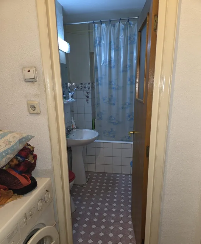 Unirii 17 sector 4 Bucuresti in apropierea Casei Poporului