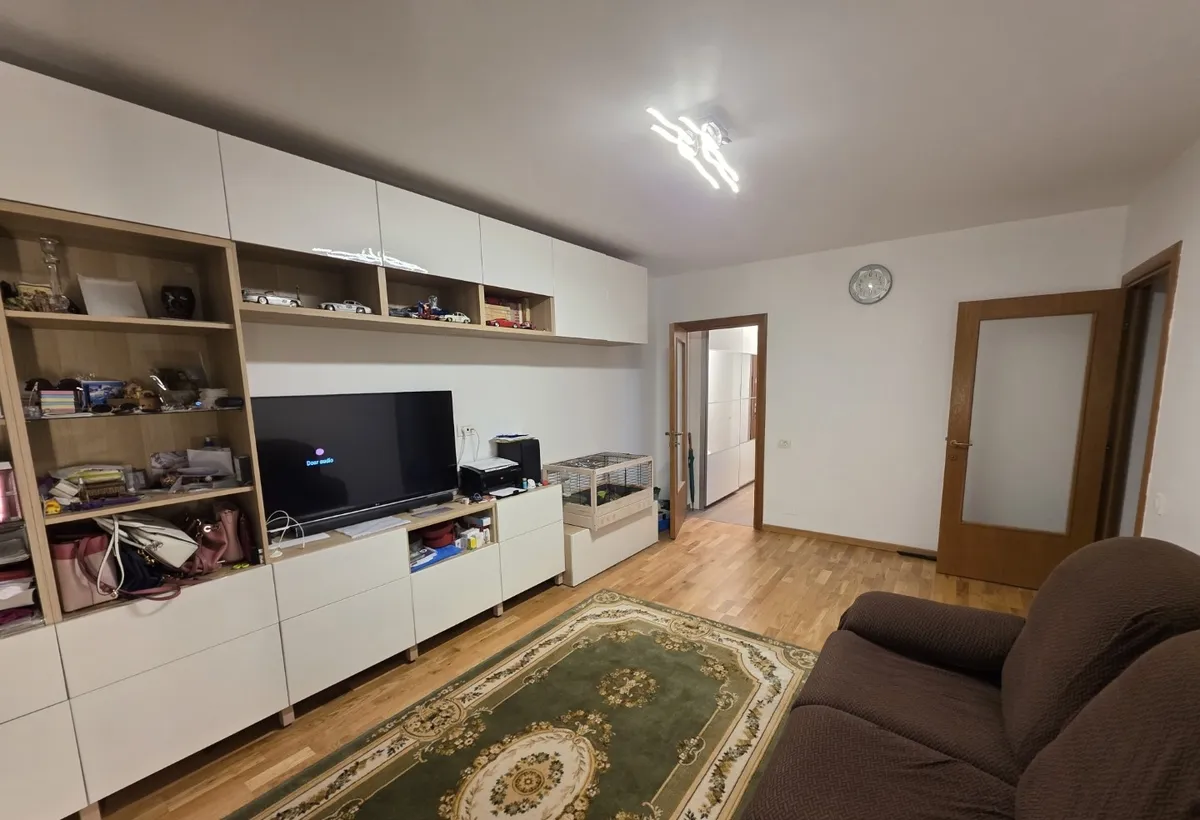 Metrou Lujerului Piata Veteranilor stradal pe Iuliu Maniu centrala