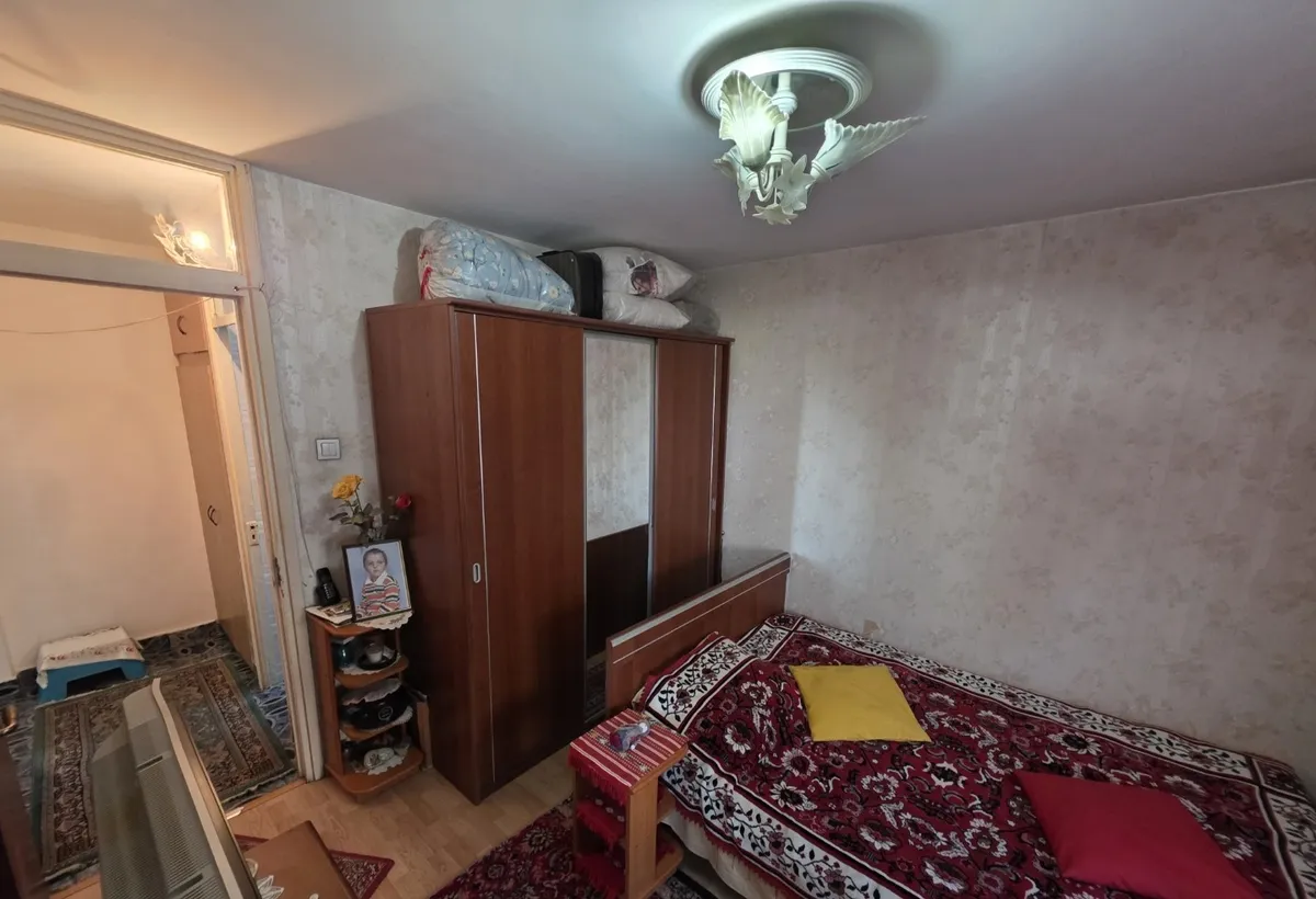 Trapezului pe B ul 1 Decembrie 1918 15 minute metrou Auchan bloc 1980