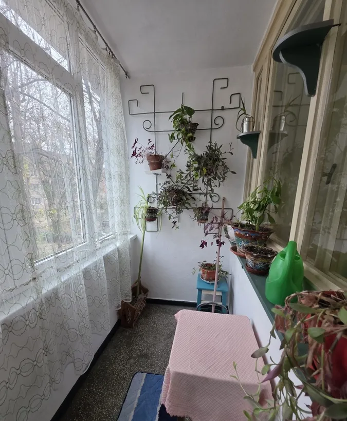 1 Decembrie 1918 intersectie Jean Steriadi 10 minute metrou vav Auchan