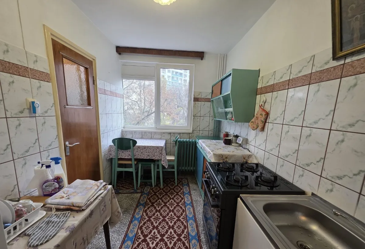 Titan Auchan 10 minute metrou Onisifor Ghibu intersectie 1 Decembrie 1918