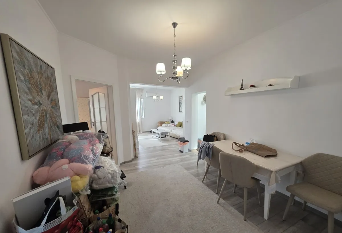 Armeneasca Universitate 10 minute metrou renovat complet centrala