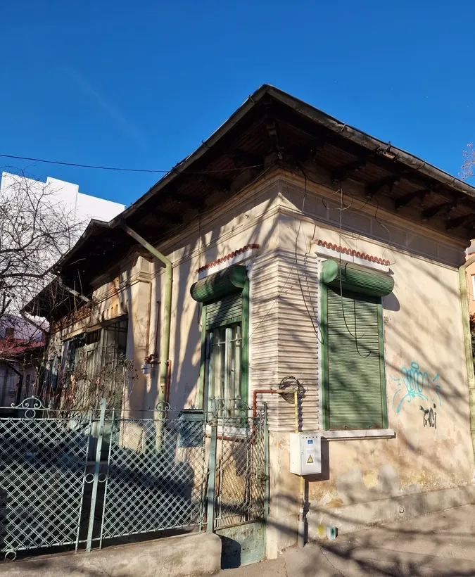 Parc Carol strada Lanariei Metrou Tineretului