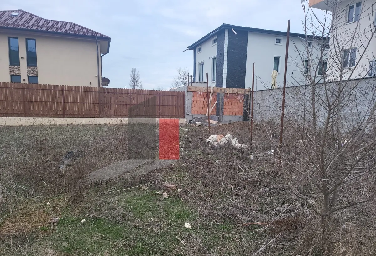 Titan Parcul Teilor teren intravilan