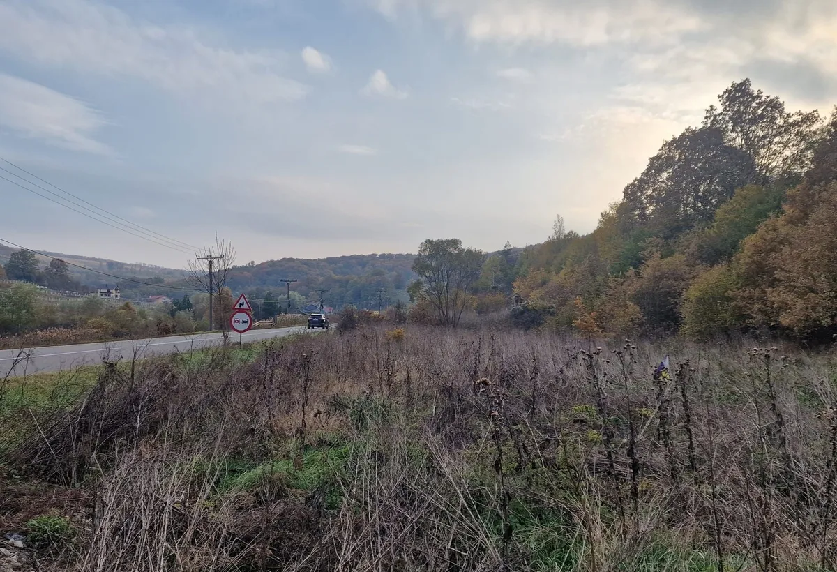 Teren 1 717mp Margineni strada Sat podis