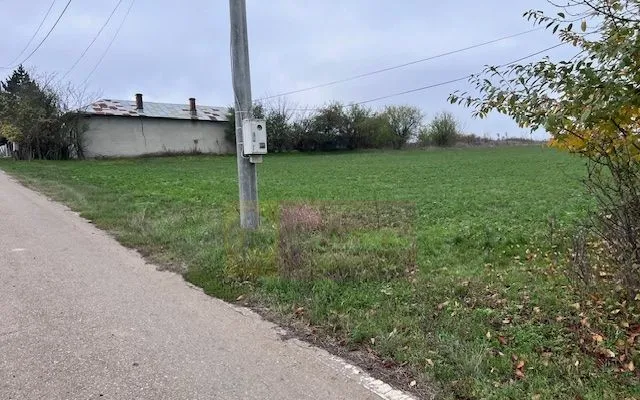 Teren Comana strada Funieru