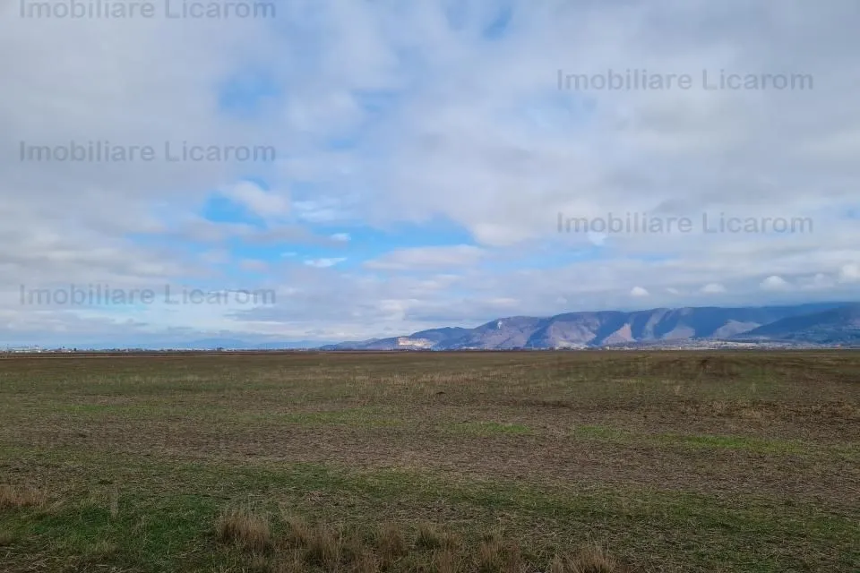 Intre Cristian si Vulcan teren extravilan 2 9 ha