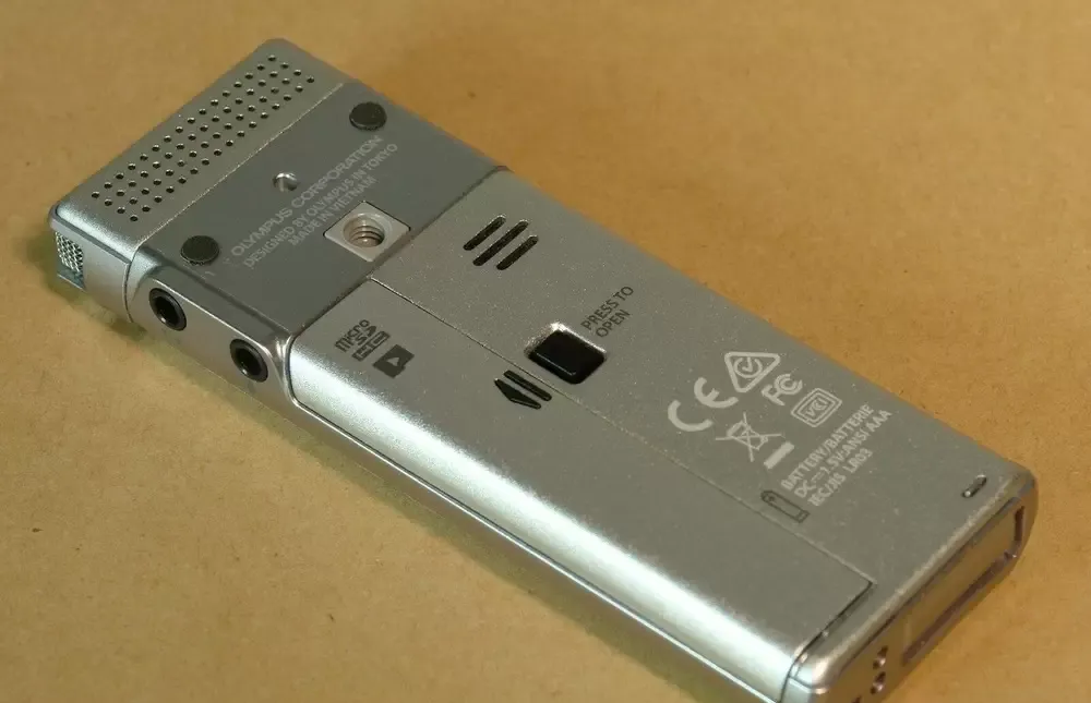 Reportofon profesional 3 microfoane OLYMPUS DM-770