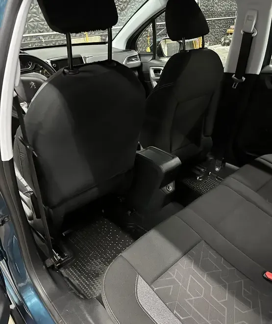 Vand autoturism Peugeot 2008