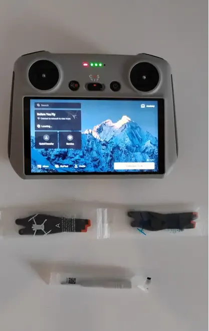 Drona dji mini 3 pro cu telecomanda accesorii incluse