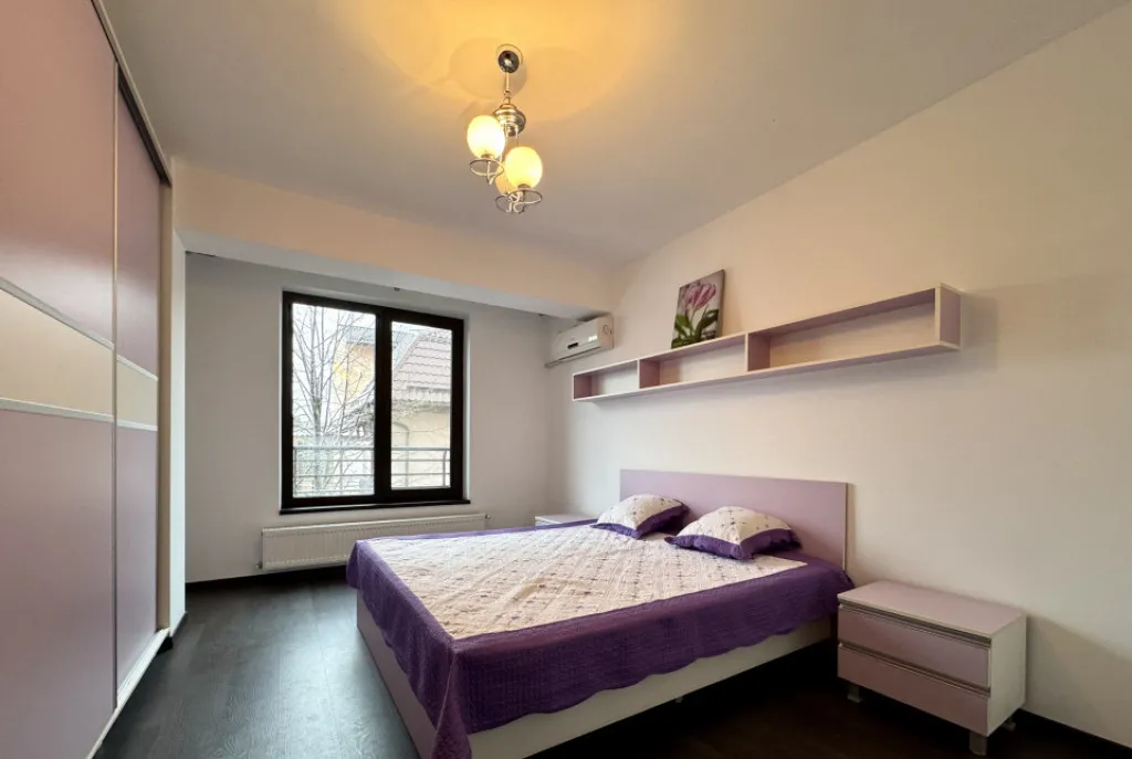 3 camere 84 mp parcare inclusa Bucurestii Noi Laminoru