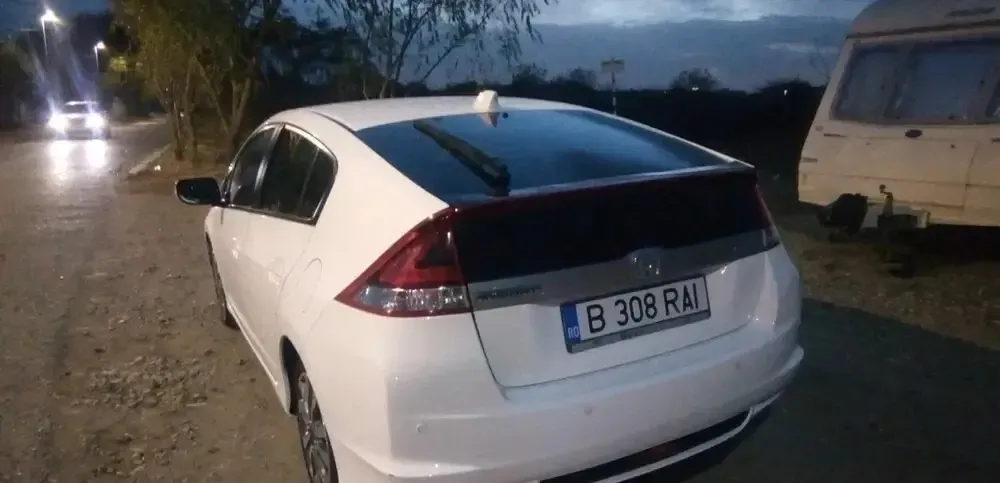 Inchiriere Honda Insight hybrid automat Bolt Uber