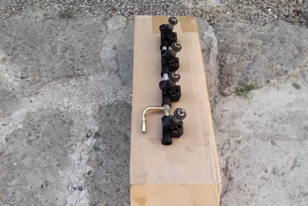 RAMPA INJECTOARE suzuki gsxr 750 K 1 K 2 K 3