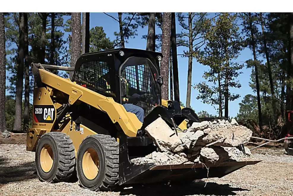 Oferim servicii-inchiriere skid / bobcat / miniincarcator